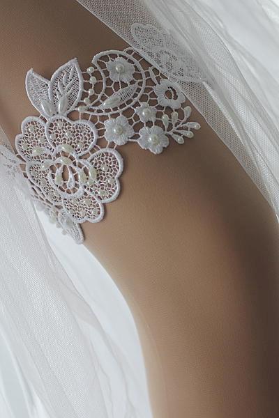 Что такое свадебная подвязка для невесты?